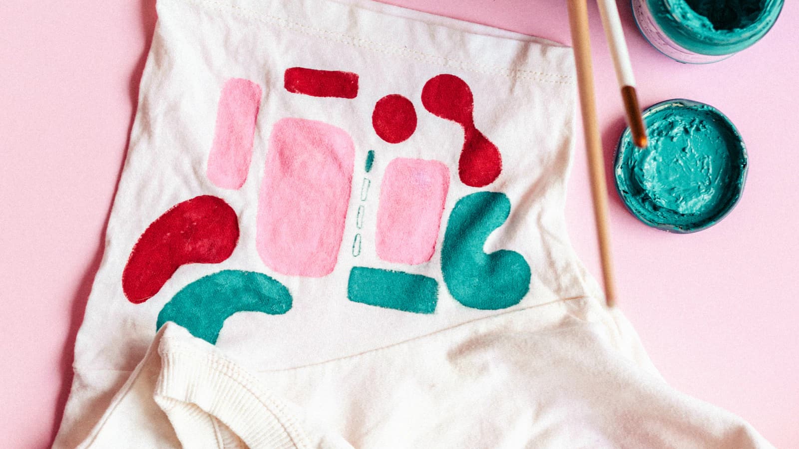 Kreatives Kleingewerbe — Handwerk und Selbstständigkeit mit Pinsel und Farbe